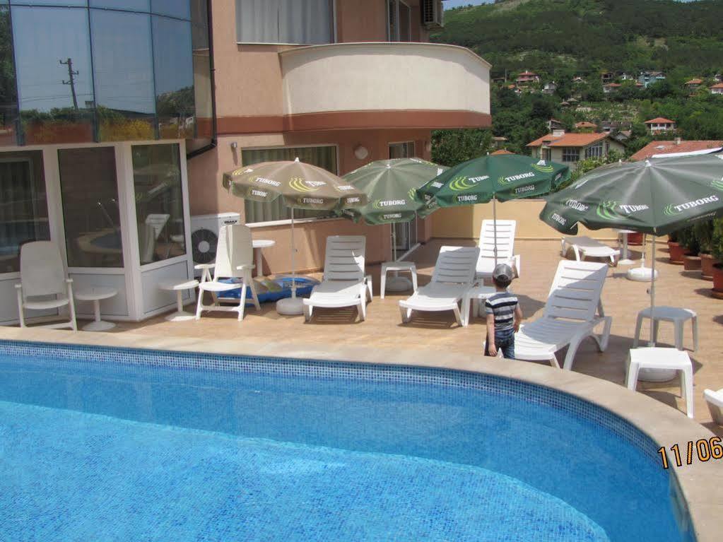 Paris Hotel Balchik Exterior photo